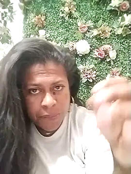 Tu-Reina online show from 6, 10, 2025