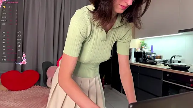 Snapshot of TwinTemptations chatting on 9, 9, 2025 TwinTemptations online show from 9, 9, 2025
