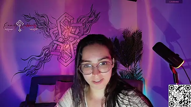 Snapshot of Emmi_Roberts chatting on 17, 6, 2026 Emmi Roberts online show from 17, 6, 2026