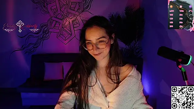 Snapshot of Emmi_Roberts chatting on 8, 6, 2026 Emmi Roberts online show from 8, 6, 2026