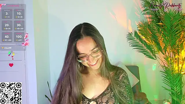 Snapshot of Emmi_Roberts chatting on 14, 7, 2026 Emmi Roberts online show from 14, 7, 2026