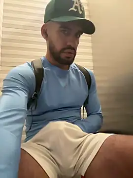 Snapshot of Leon__Hart_ chatting on 17, 6, 2026 Leon Hart online show from 17, 6, 2026