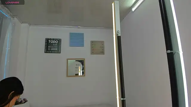 Snapshot of Pretty_Johnson_ chatting on 5, 11, 2025 Pretty Johnson online show from 5, 11, 2025