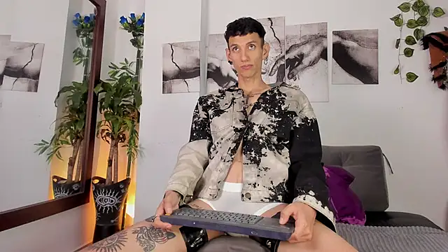 Snapshot of Giotrashy chatting on 14, 11, 2025 Giotrashy online show from 14, 11, 2025