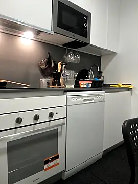 Alyssa 76 online show from 10, 4, 2026