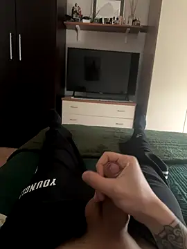 Snapshot of impaolo20 chatting on 4, 10, 2025 impaolo20 online show from 4, 10, 2025