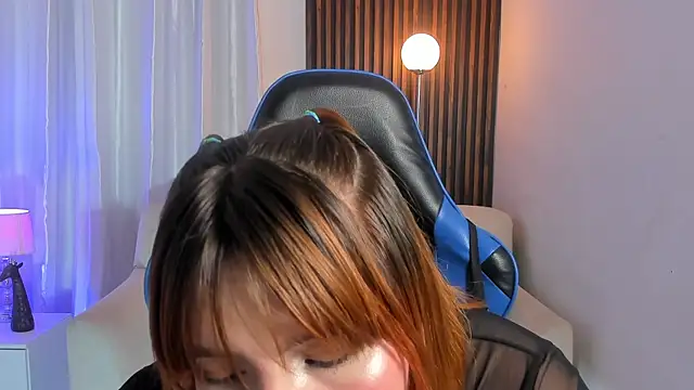 karla hill 28 online show from 6, 5, 2026