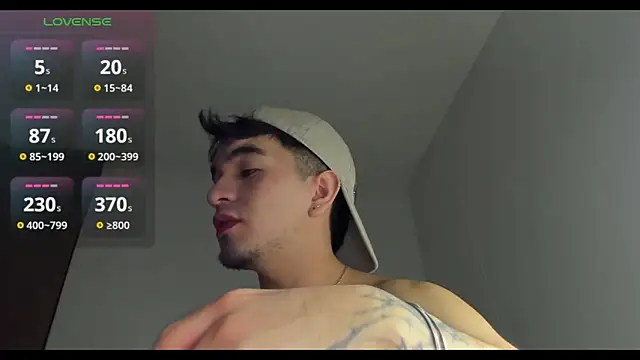 Snapshot of cmzo_ chatting on 12, 10, 2025 cmzo online show from 12, 10, 2025