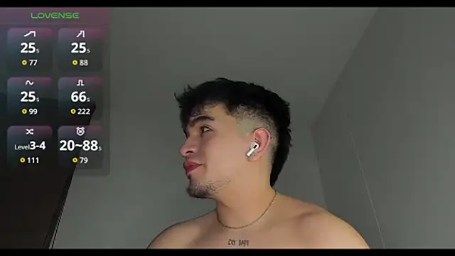 Snapshot of cmzo_ chatting on 3, 12, 2025 cmzo online show from 3, 12, 2025