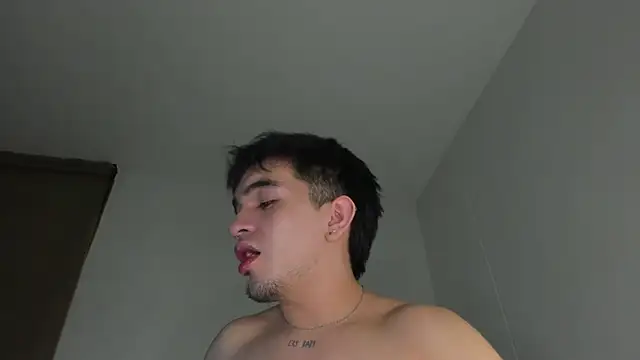 Snapshot of cmzo_ chatting on 30, 10, 2025 cmzo online show from 30, 10, 2025