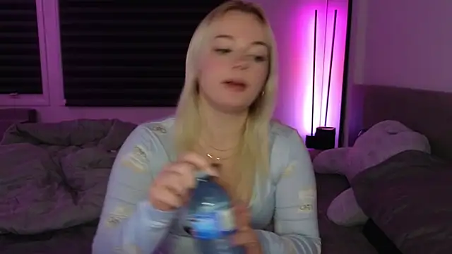 margot robbie7 online show from 27, 10, 2025