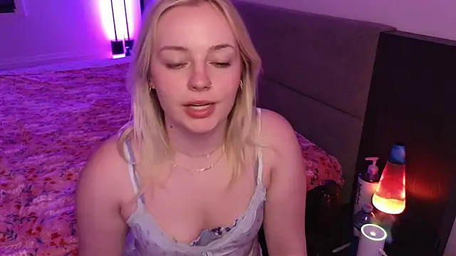 Snapshot of margot_robbie7 chatting on 4, 6, 2026 margot robbie7 online show from 4, 6, 2026