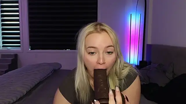 margot robbie7 online show from 21, 10, 2025