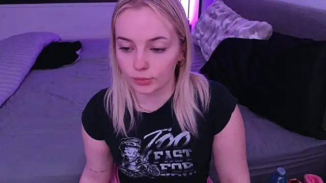 Snapshot of margot_robbie7 chatting on 15, 5, 2026 margot robbie7 online show from 15, 5, 2026