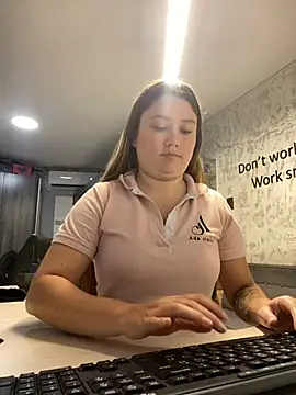 sophikinley online show from 5, 3, 2026