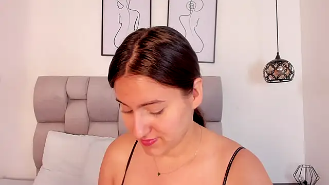 Hanna Evans   online show from 14, 11, 2025