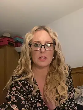 Snapshot of Mistress-LillyRose chatting on 17, 3, 2025 Mistress-LillyRose online show from 17, 3, 2025