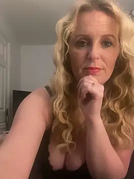 Snapshot of Mistress-LillyRose chatting on 19, 3, 2025 Mistress-LillyRose online show from 19, 3, 2025