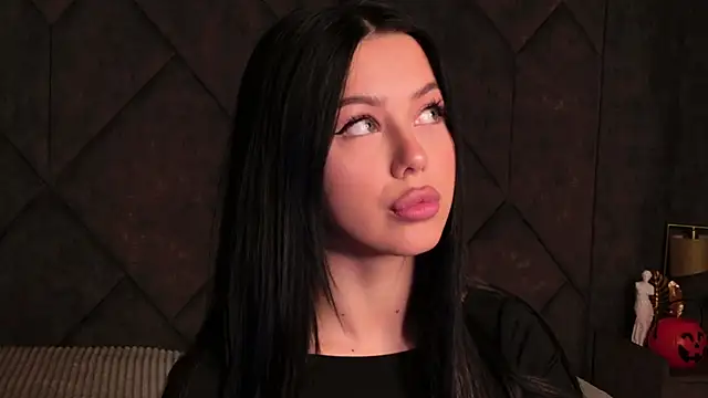 Leya Foxhall online show from 27, 10, 2025