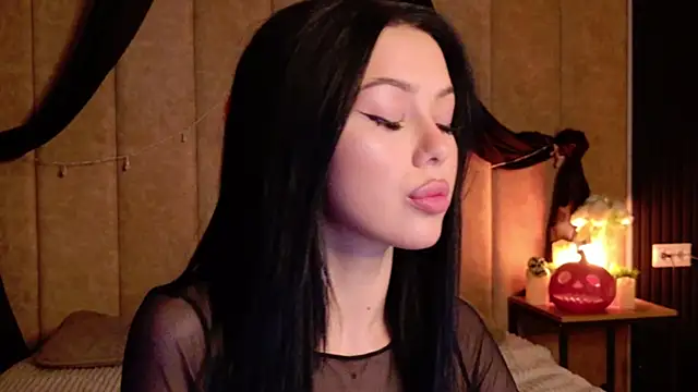 Leya Foxhall online show from 28, 10, 2025