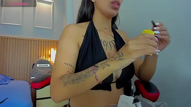 TATILARSON1 online show from 2, 10, 2025