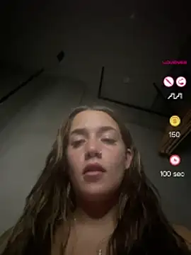 Snapshot of DarkVelvet chatting on 4, 5, 2026 DarkVelvet online show from 4, 5, 2026