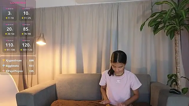 YuliethPetite online show from 9, 1, 2026