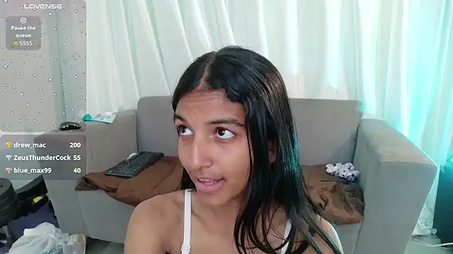 YuliethPetite online show from 11, 5, 2026