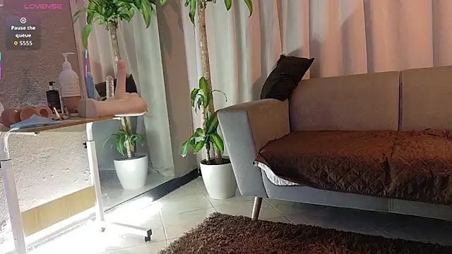 YuliethPetite online show from 26, 11, 2025