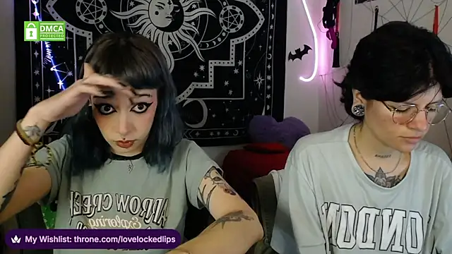 lovelockedlips online show from 2, 12, 2025