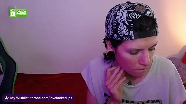 lovelockedlips online show from 10, 4, 2026