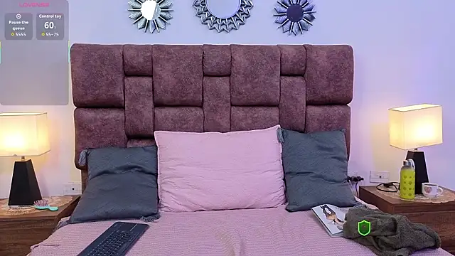 Lili Opal online show from 19, 2, 2026