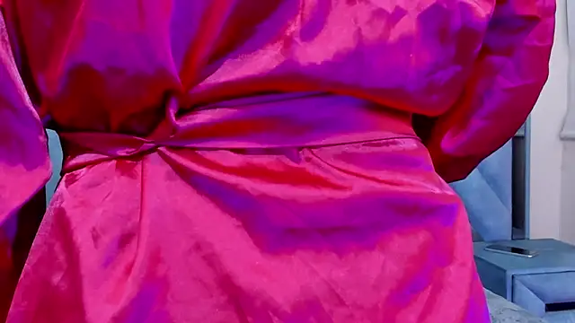 LauryAndNarem69 online show from 2, 12, 2025