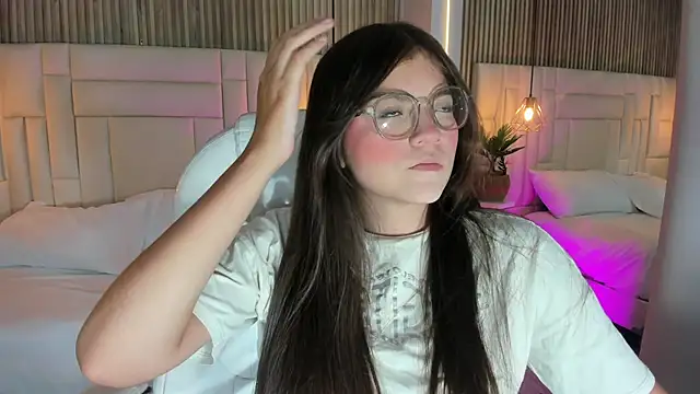 DulceVela  online show from 15, 9, 2025