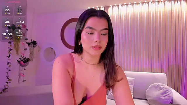 Snapshot of CandaseRussell chatting on 13, 10, 2025 CandaseRussell online show from 13, 10, 2025