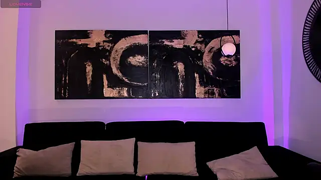 Snapshot of CandaseRussell chatting on 15, 11, 2025 CandaseRussell online show from 15, 11, 2025