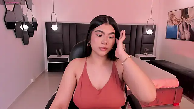 Snapshot of CandaseRussell chatting on 18, 10, 2025 CandaseRussell online show from 18, 10, 2025