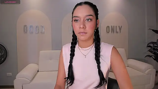 AmaliaCrus online show from 12, 11, 2025