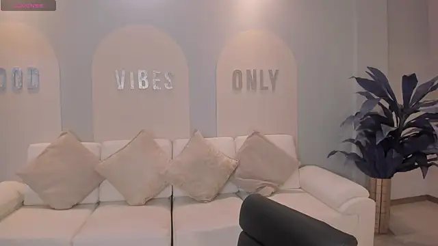 AmaliaCrus online show from 17, 11, 2025