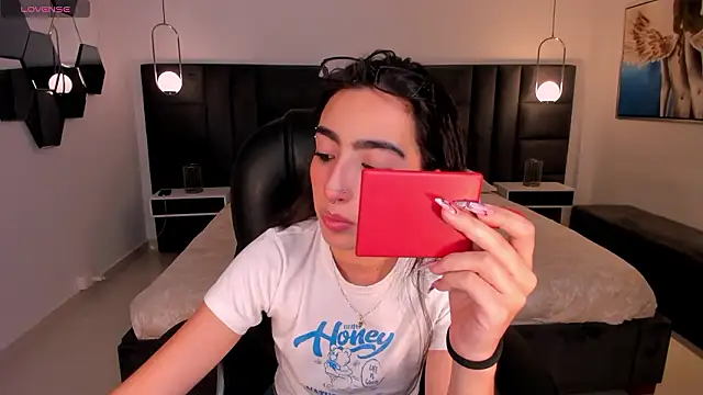 LarisaSmirnov online show from 6, 3, 2026