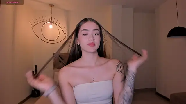 MaiaCollins online show from 9, 4, 2026