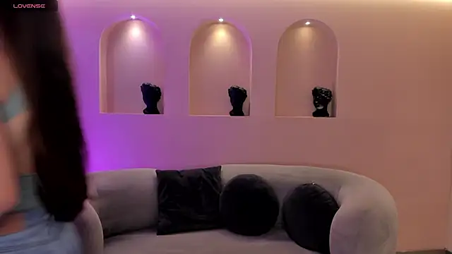 MaiaCollins online show from 1, 12, 2025