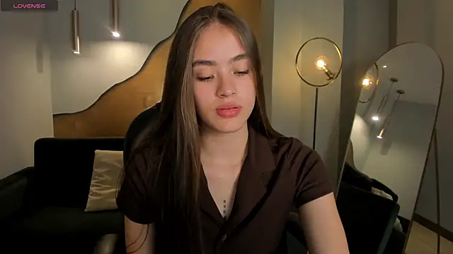 MaiaCollins online show from 8, 10, 2025