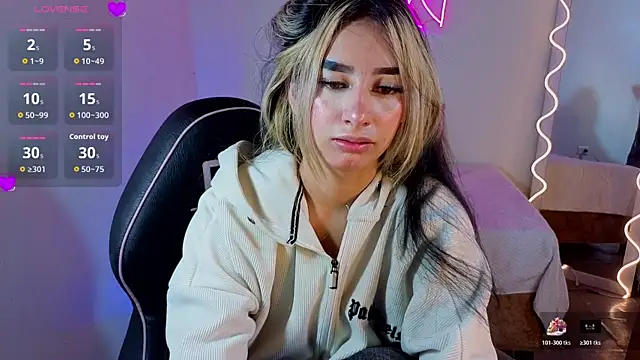 Malory tay1 online show from 17, 10, 2025