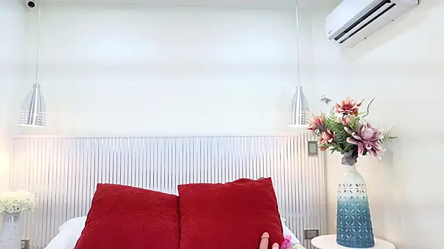 Snapshot of katia_moregb chatting on 26, 11, 2025 katia moregb online show from 26, 11, 2025