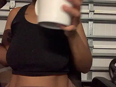 Snapshot of urgeminibrat chatting on 4, 12, 2025 urgeminibrat online show from 4, 12, 2025