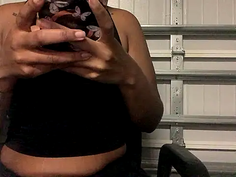 Snapshot of urgeminibrat chatting on 7, 11, 2025 urgeminibrat online show from 7, 11, 2025