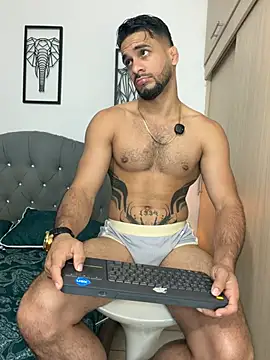 Snapshot of Maximiliano_ford chatting on 4, 5, 2026 Maximiliano ford online show from 4, 5, 2026
