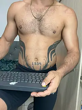 Snapshot of Maximiliano_ford chatting on 7, 5, 2026 Maximiliano ford online show from 7, 5, 2026