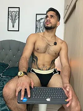 Snapshot of Maximiliano_ford chatting on 8, 5, 2026 Maximiliano ford online show from 8, 5, 2026